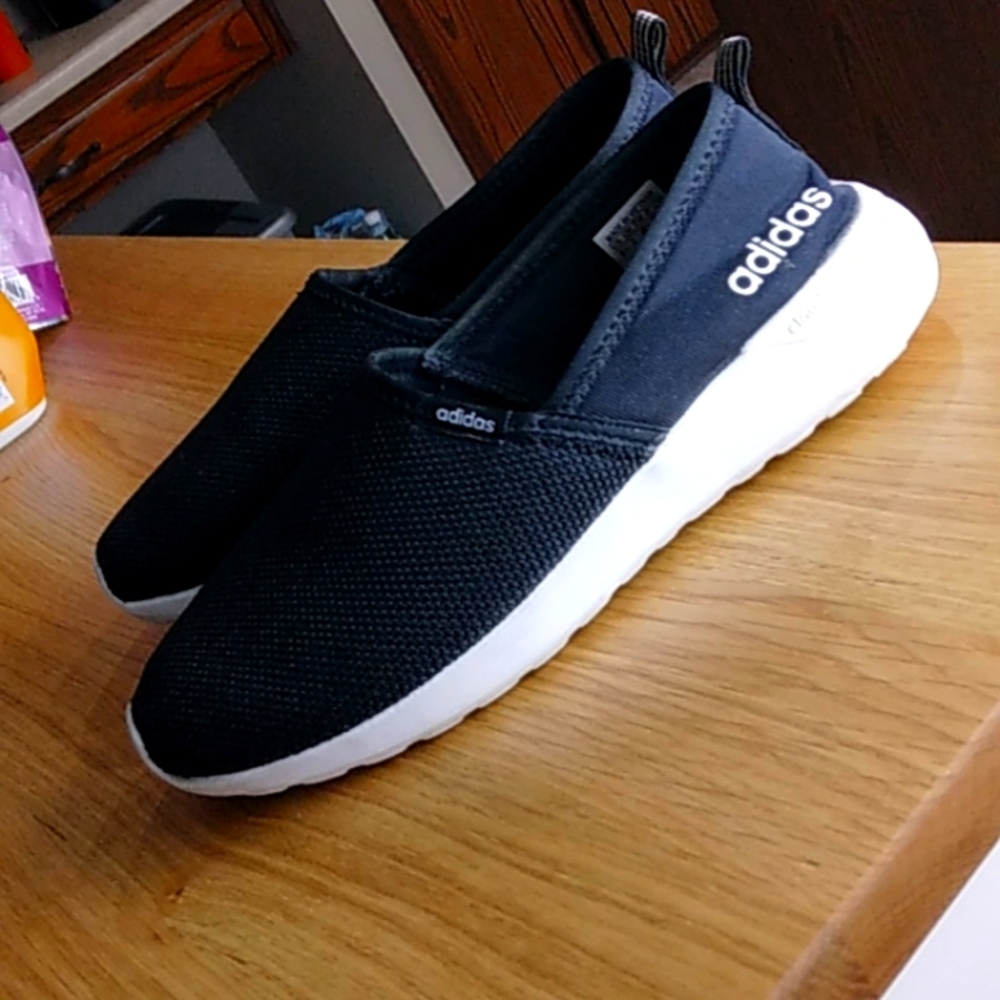 Adidas cloud foam shoes